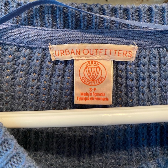 Urban Outfitters Blue Cropped Sweater - Picture 4 of 4